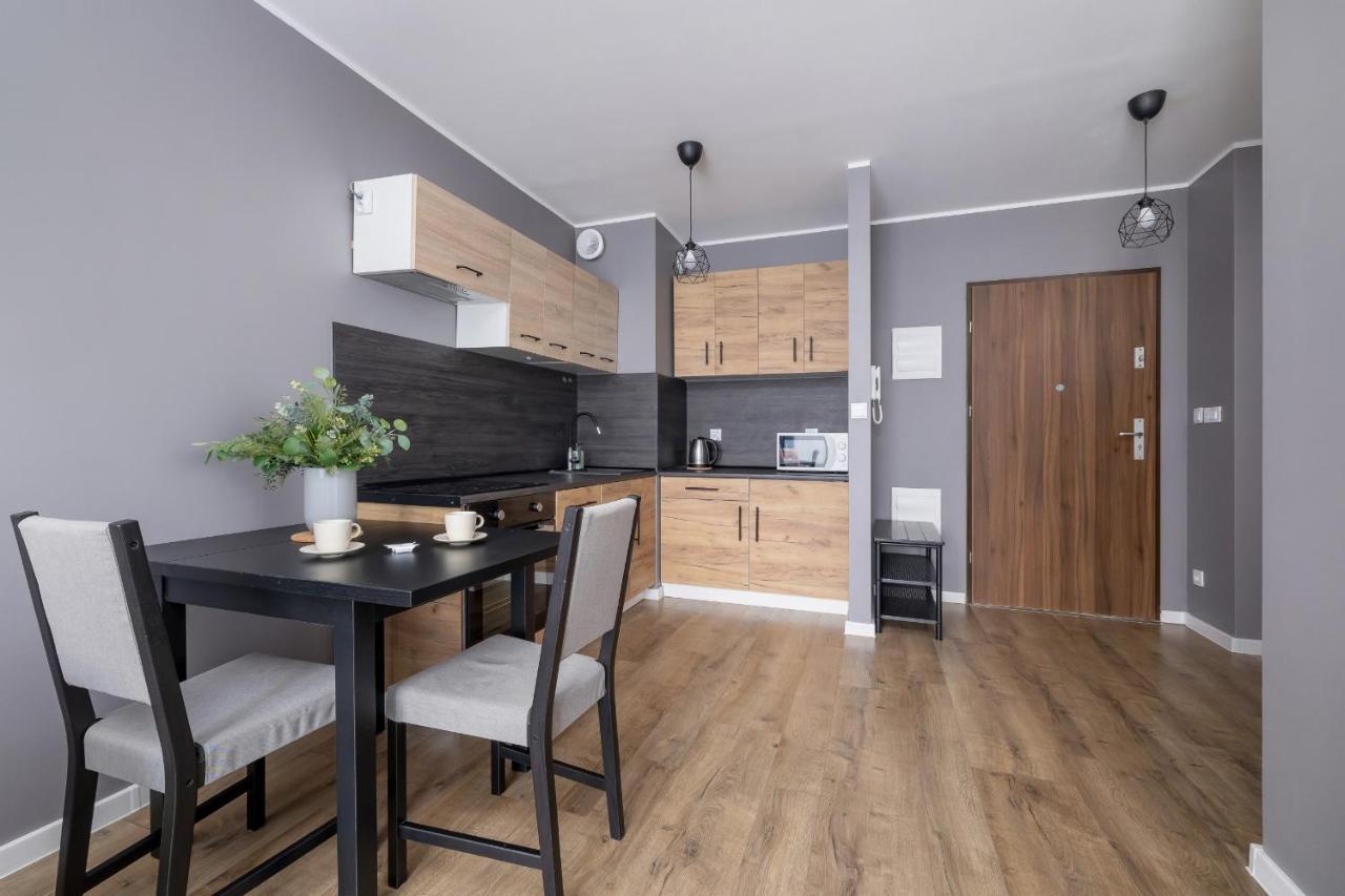 Comfy Apartment Pachonskiego With Parking In Krakow By Noclegi Renters Cracóvia Exterior foto
