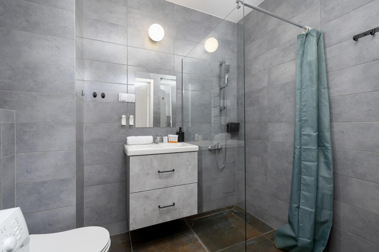 Comfy Apartment Pachonskiego With Parking In Krakow By Noclegi Renters Cracóvia Exterior foto