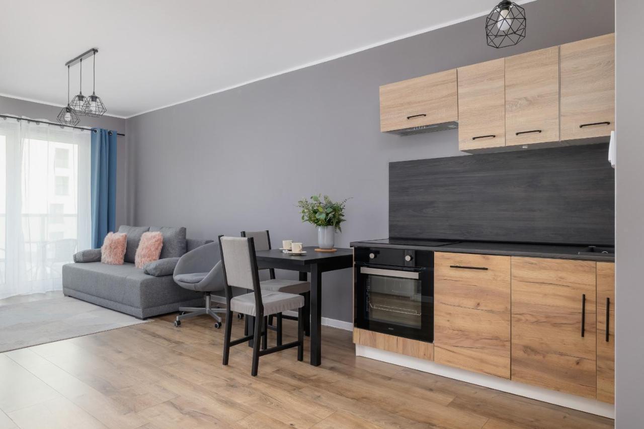 Comfy Apartment Pachonskiego With Parking In Krakow By Noclegi Renters Cracóvia Exterior foto