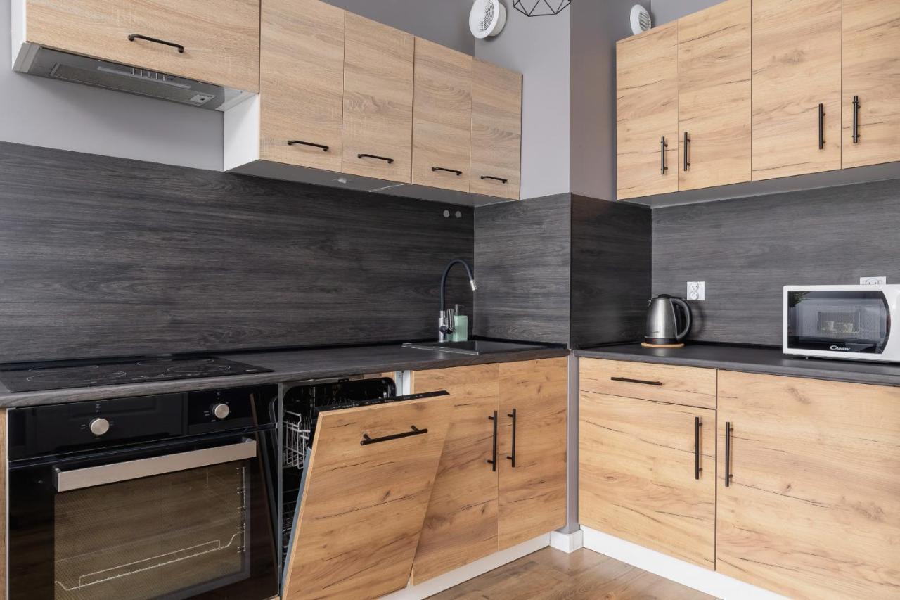 Comfy Apartment Pachonskiego With Parking In Krakow By Noclegi Renters Cracóvia Exterior foto