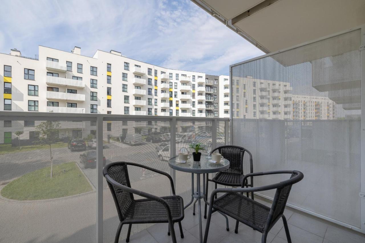 Comfy Apartment Pachonskiego With Parking In Krakow By Noclegi Renters Cracóvia Exterior foto